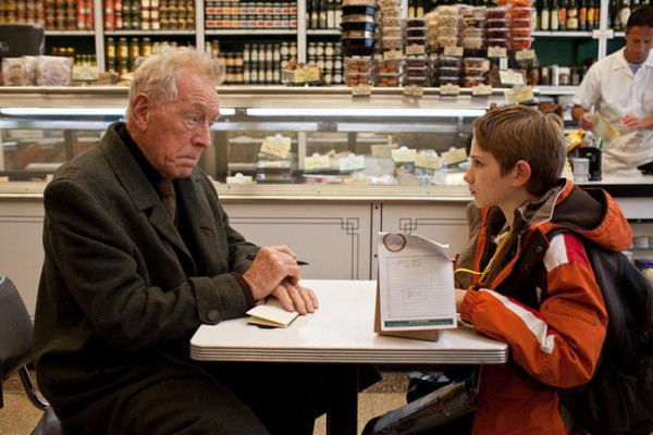 The Renter (Max Von Sydow) and Oskar meet for lunch