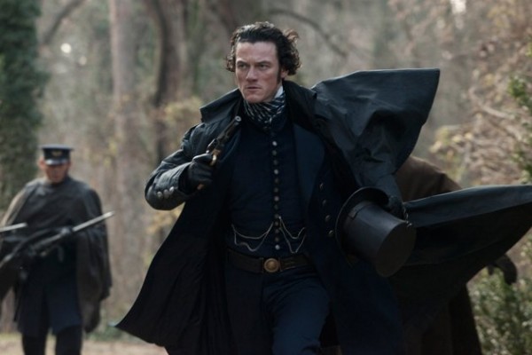 Luke Evans plays Detective Fields in The Raven