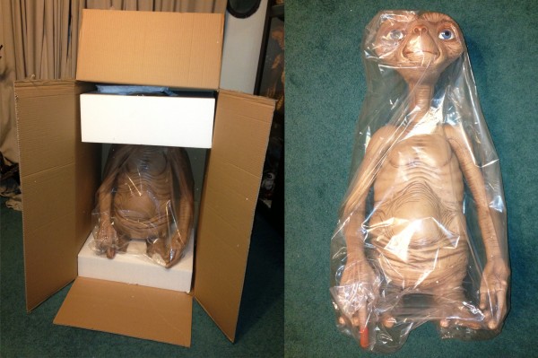 When E.T. arrives he is packaged securely, once removed you can recreate his death or resurrection scene while leaving him in his plastic bag