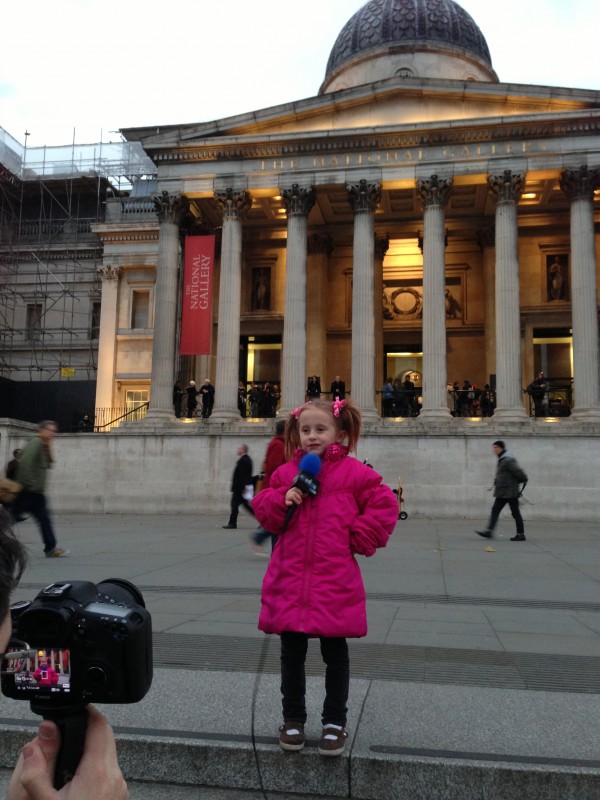 Lindalee on the steps of the National Gallery