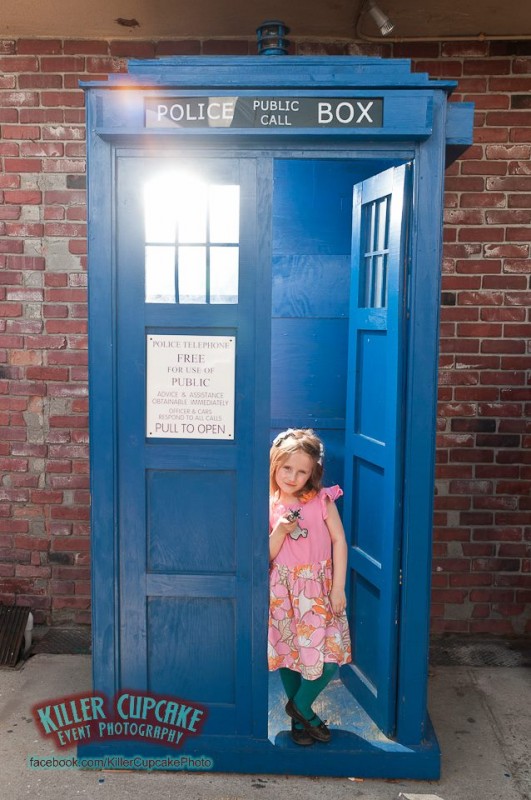 Lindalee poses within the TARDIS at Clockwork Couture's "The Art of the TARDIS" Craft Faire