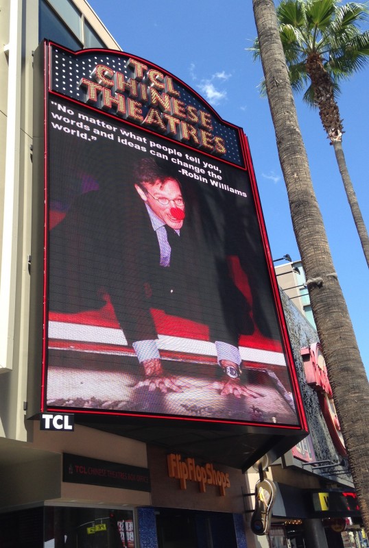 TCL Chinese Theater pays tribute to Robin Williams